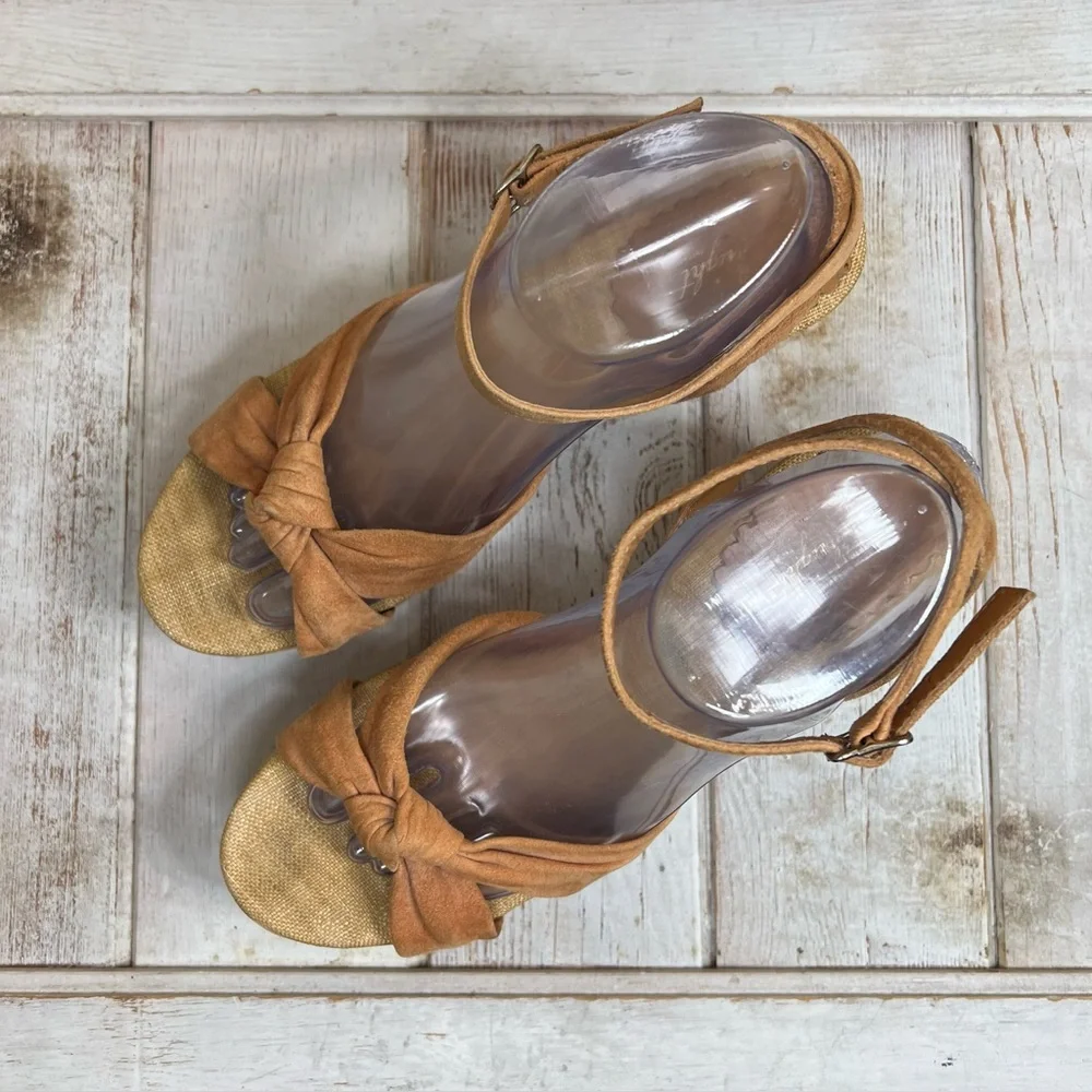 Miss Albright Wood Platform Sandals